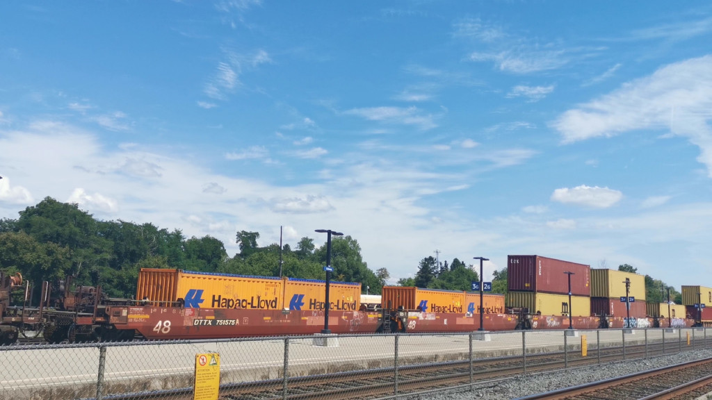 DTTX 751575 (5 Section Well Car Altogther)