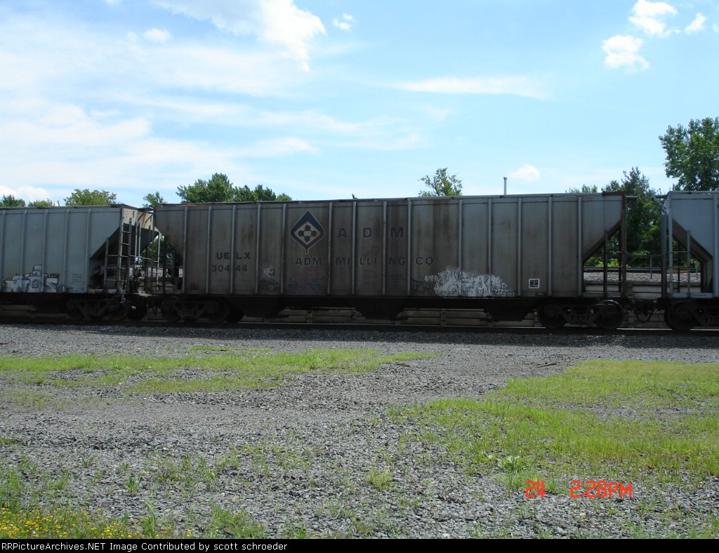 UELX 30444 Covered Hopper EB