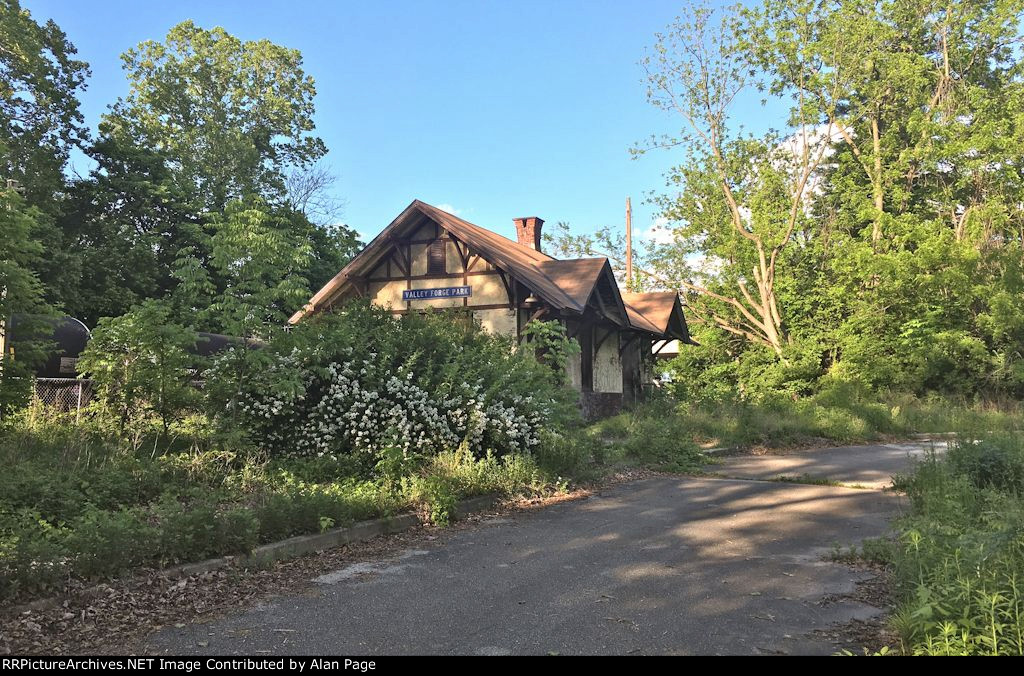 Valley Forge Park station