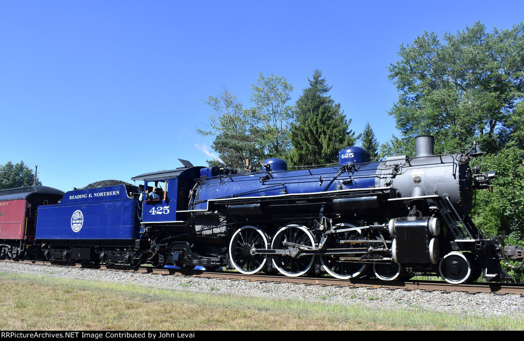 The 425 steam locomotive