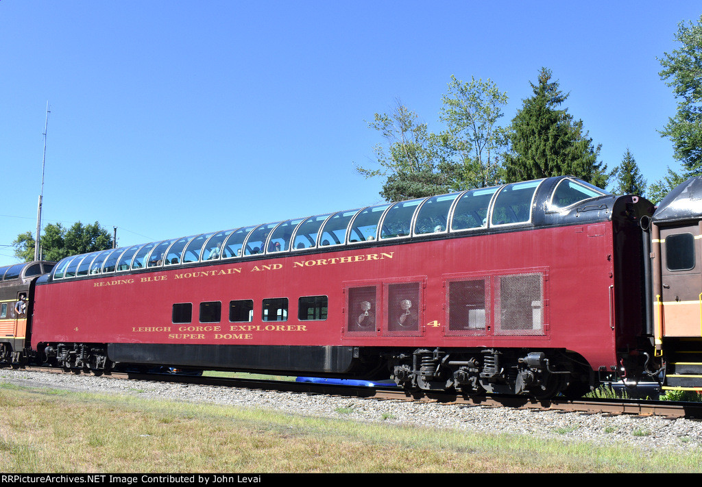 The Lehigh Gorge Explorer Super Dome Car