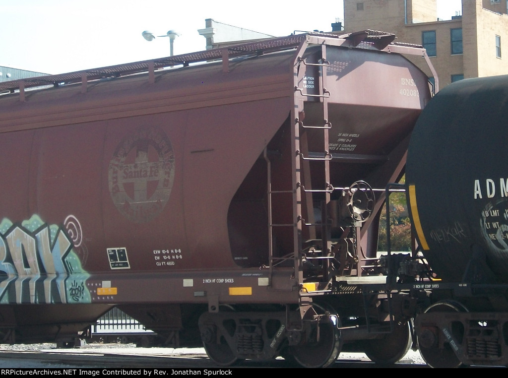 BNSF 402083, end view