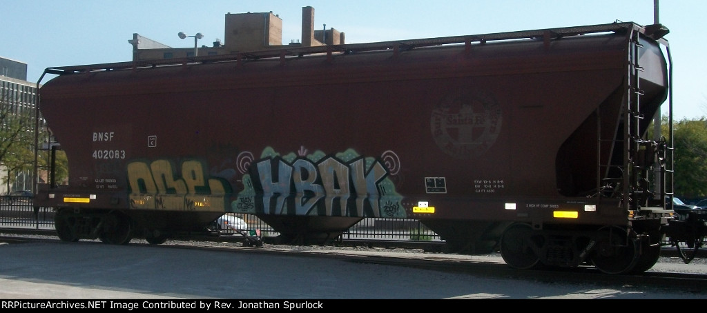 BNSF 402083, side view