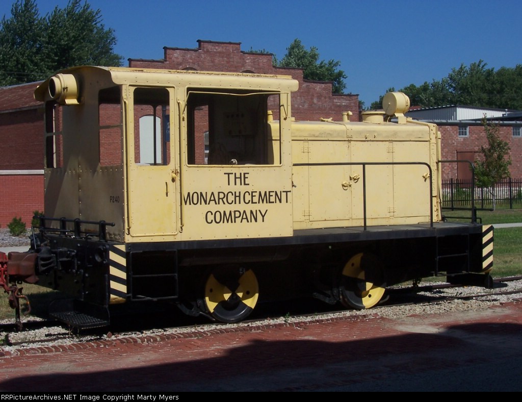Monarch Cement P240