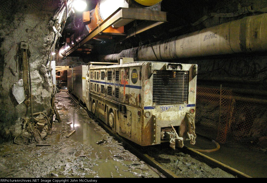 Loco #4, 36" gauge Brookvile BDC-15UP 15 tonner 