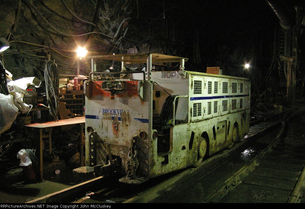 Motor #8, a 36" gauge Brookvile BDC-15UP 15 tonner 
