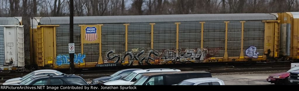 TTGX 985896 and UP rack