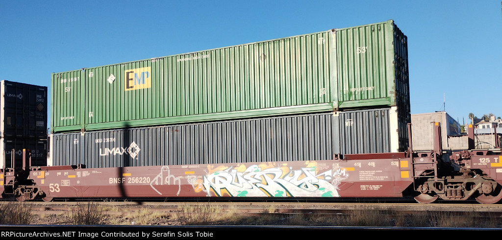 BNSF 256220 "C" EMHU 651087 UMXU 238706