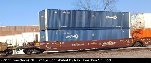 BNSF 256233B and two containers
