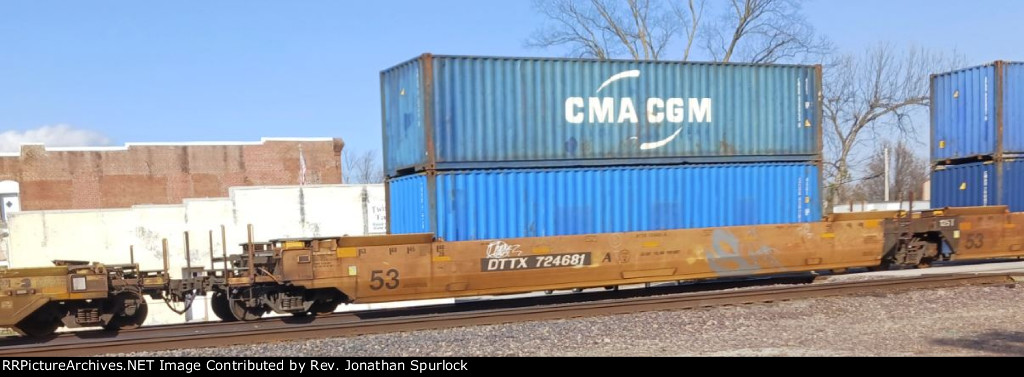 DTTX 724681A and two containers