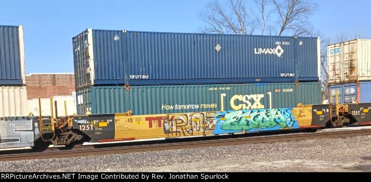 DTTX 795425C and two containers