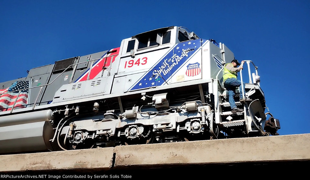 UP 1943 "Heritage" "Support Our Troops"