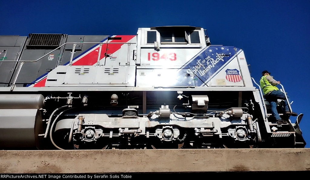 UP 1943 "Heritage" "Support Our Troops"