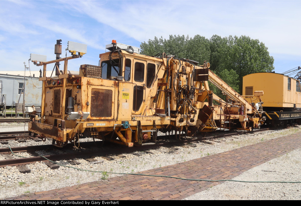 HVRM Tamper - Hoosier Valley RR Museum