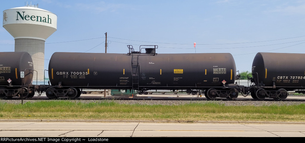 GBRX 700935