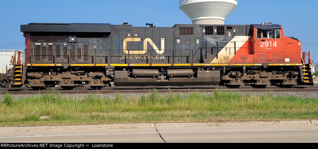 CN 2914