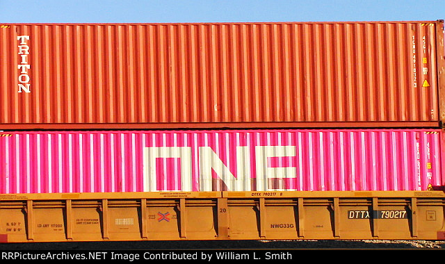 EB Unit Well Car Frt at Erie NV W-pshr -75