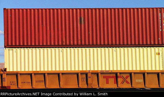 EB Unit Well Car Frt at Erie NV W-pshr -76