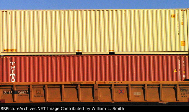 EB Unit Well Car Frt at Erie NV W-pshr -77