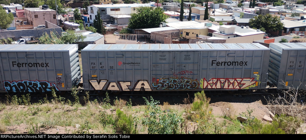 FXE 874732 Con Grafiti 