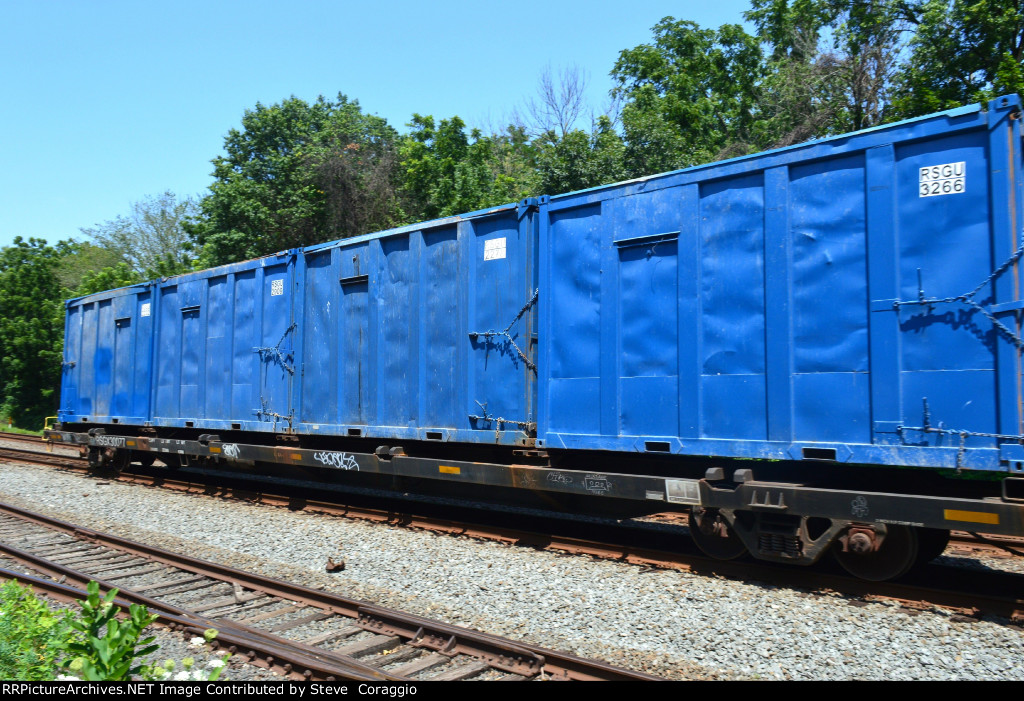 RSGX 30077 with four trash containers