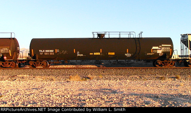 EB Manifest Frt at Erie NV W-MdTrnSlv-Pshr -20