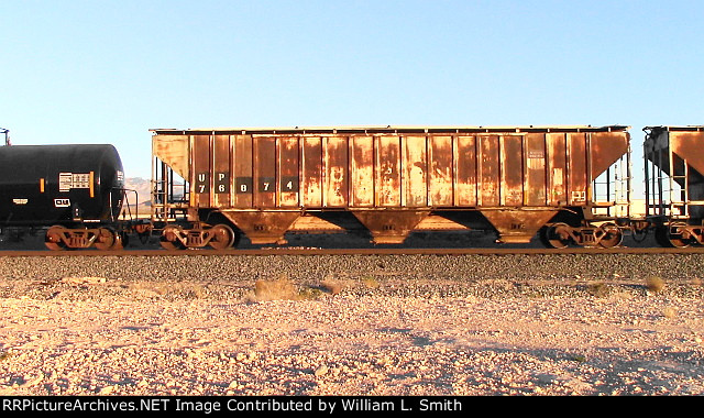 EB Manifest Frt at Erie NV W-MdTrnSlv-Pshr -76