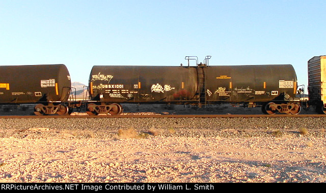 EB Manifest Frt at Erie NV W-MdTrnSlv-Pshr -82