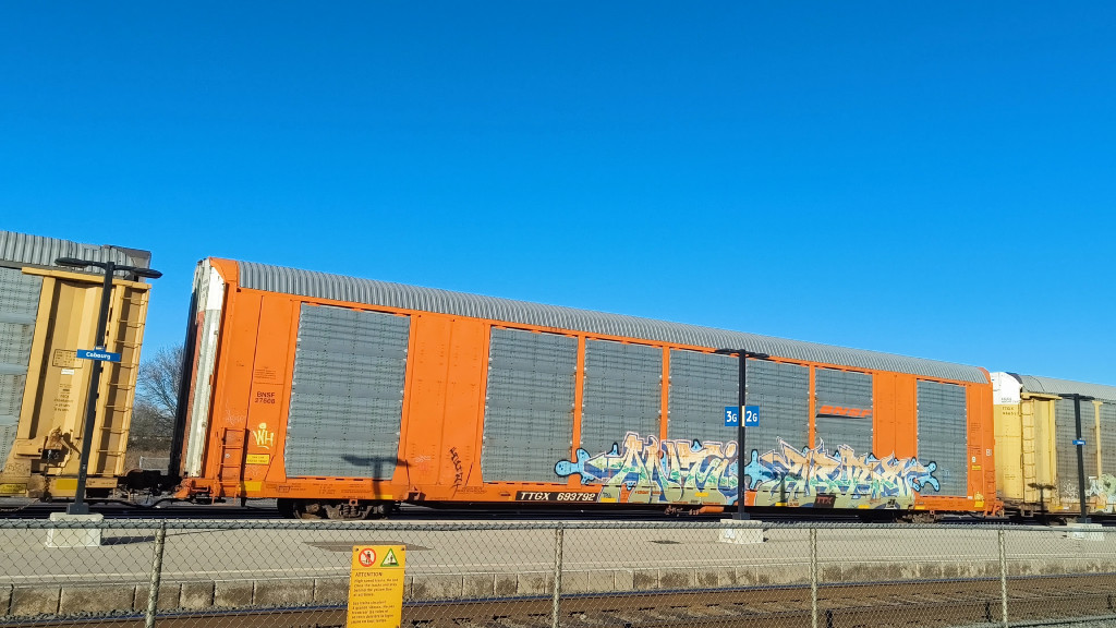 BNSF 27508 (Body) TTGX 693792 (Flat)