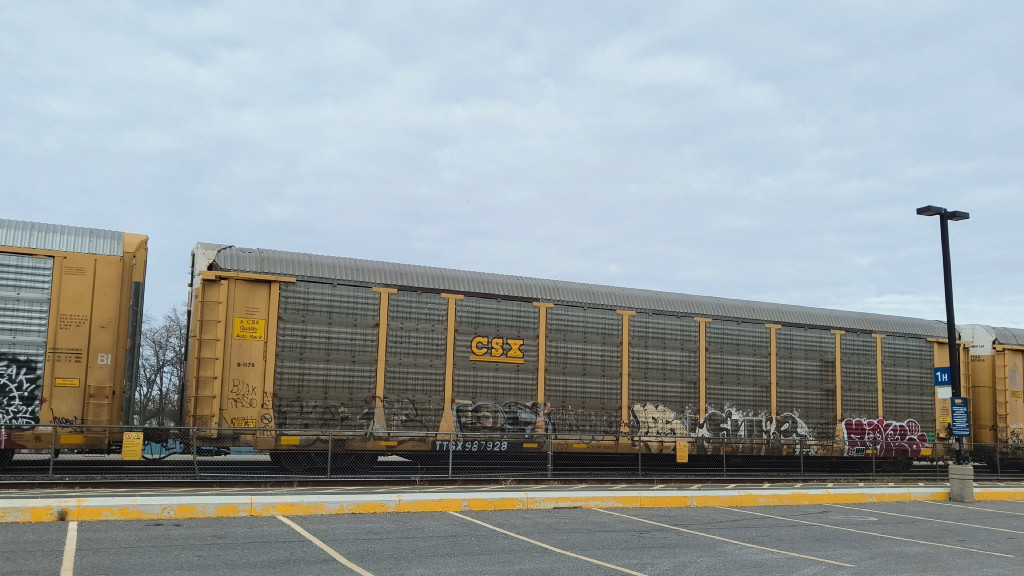 CSX B1178 (Body) TTGX 987928 (Flat)