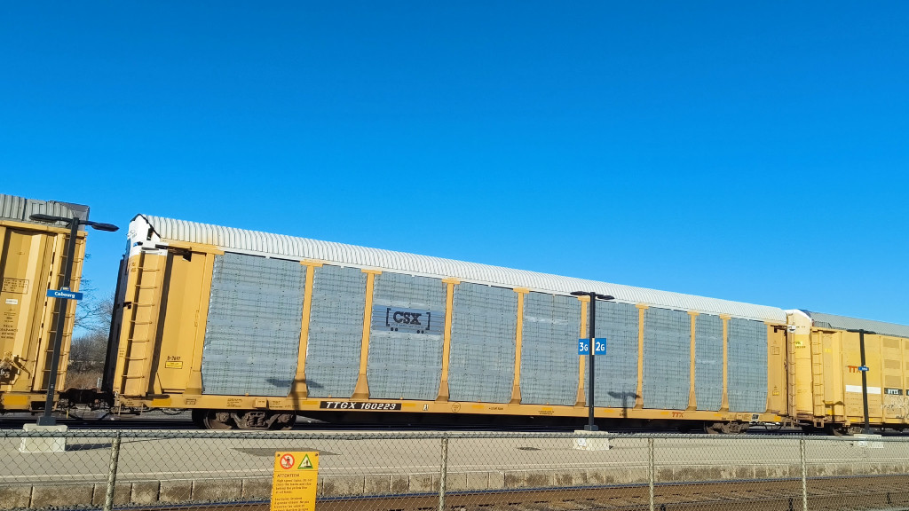 CSX B7697 (Body) TTGX 160223 (Flat)