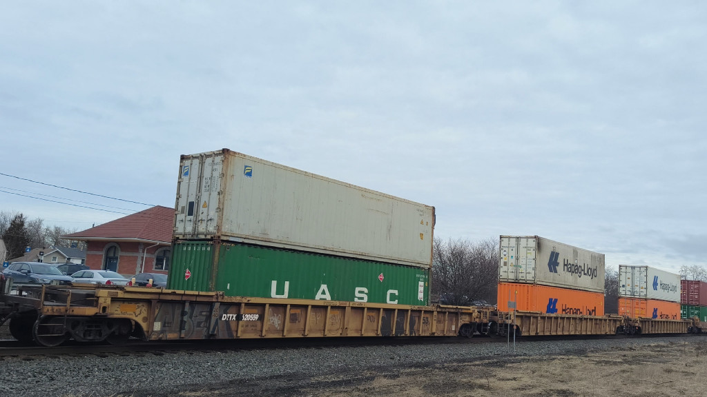 DTTX 620559 (Triple Well Car Altogther)