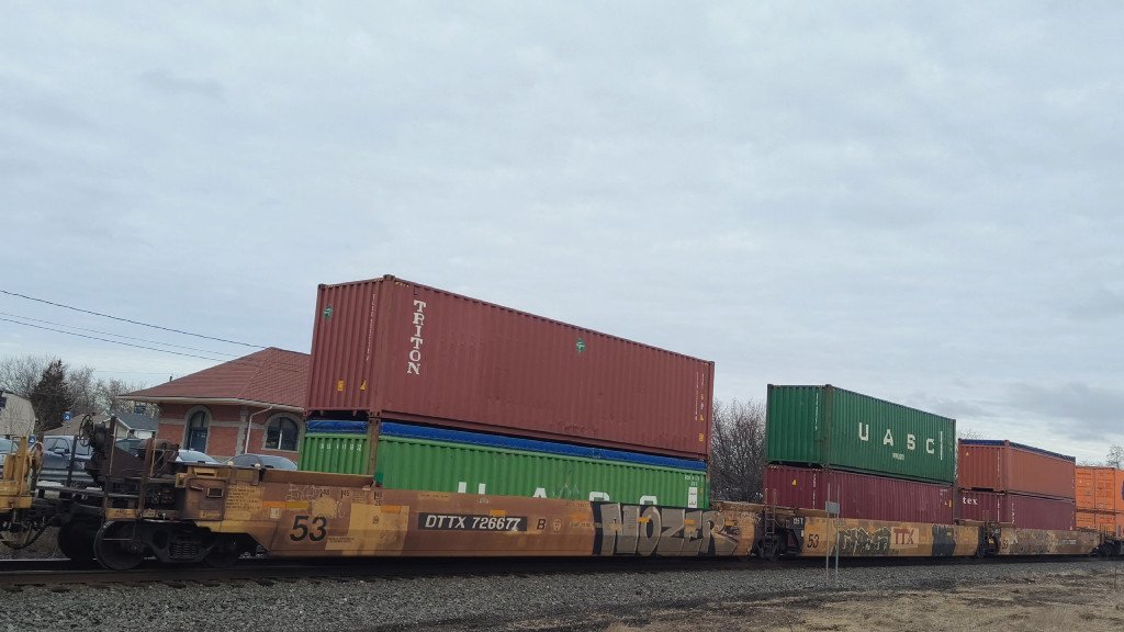 DTTX 726677 (Triple Well Car Altogther)