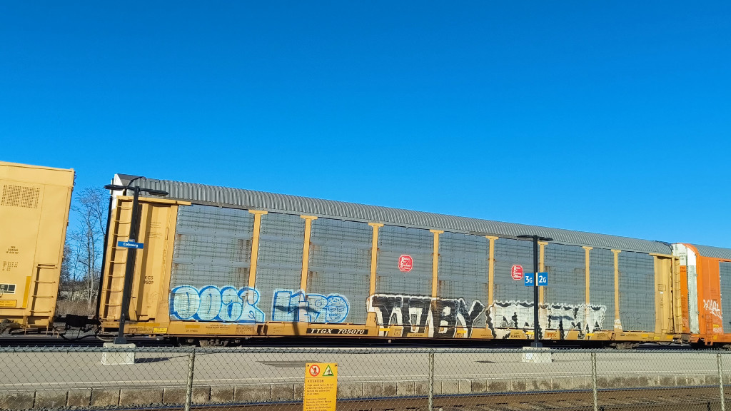 KCS 9509 (Body) TTGX 705070 (Flat)