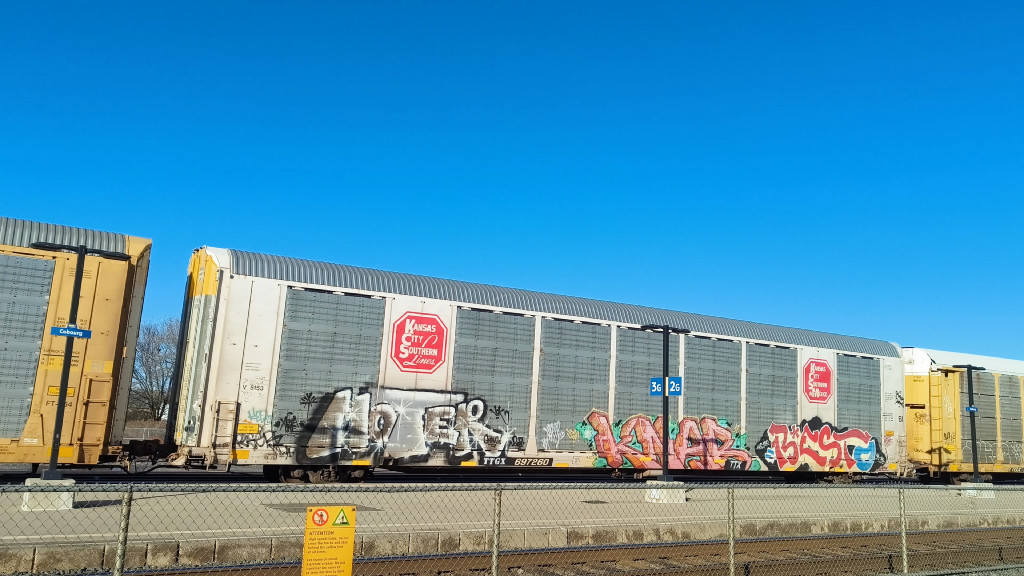 KCS V5153 (Body) TTGX 697260 (Flat)