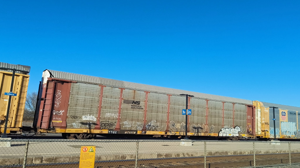 NS 22292 (Body) TTGX 971178 (Flat)