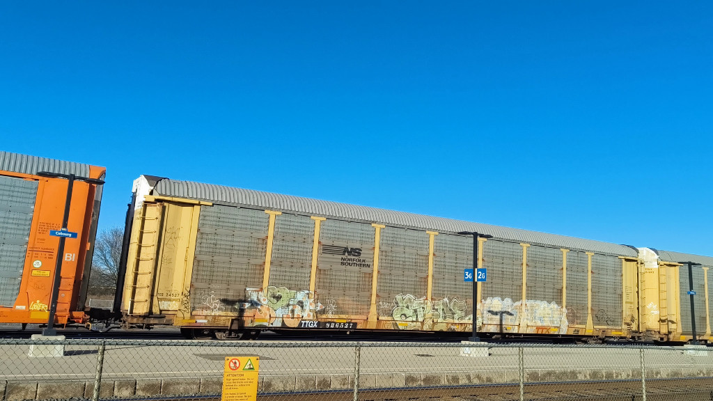 NS 24527 (Body) TTGX 986537 (Flat)