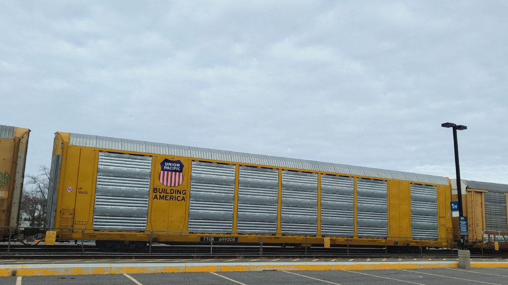 UP 10633 (Body) TTGX 699308 (Flat)