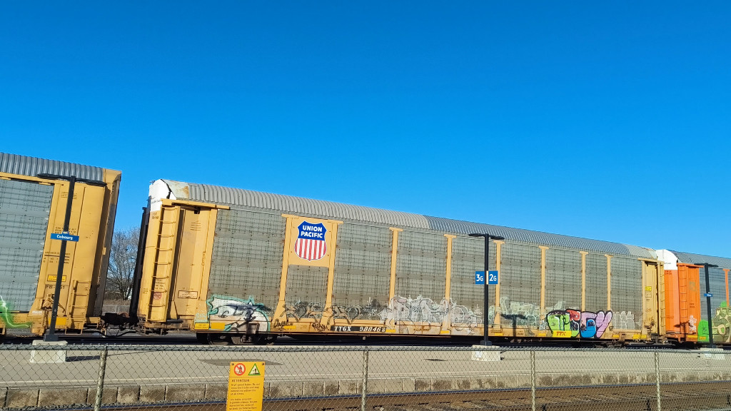 UP 20390 (Body) TTGX 988468 (Flat)