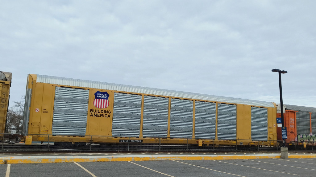 UP L12093 (Body) TTGX 822093 (Flat)