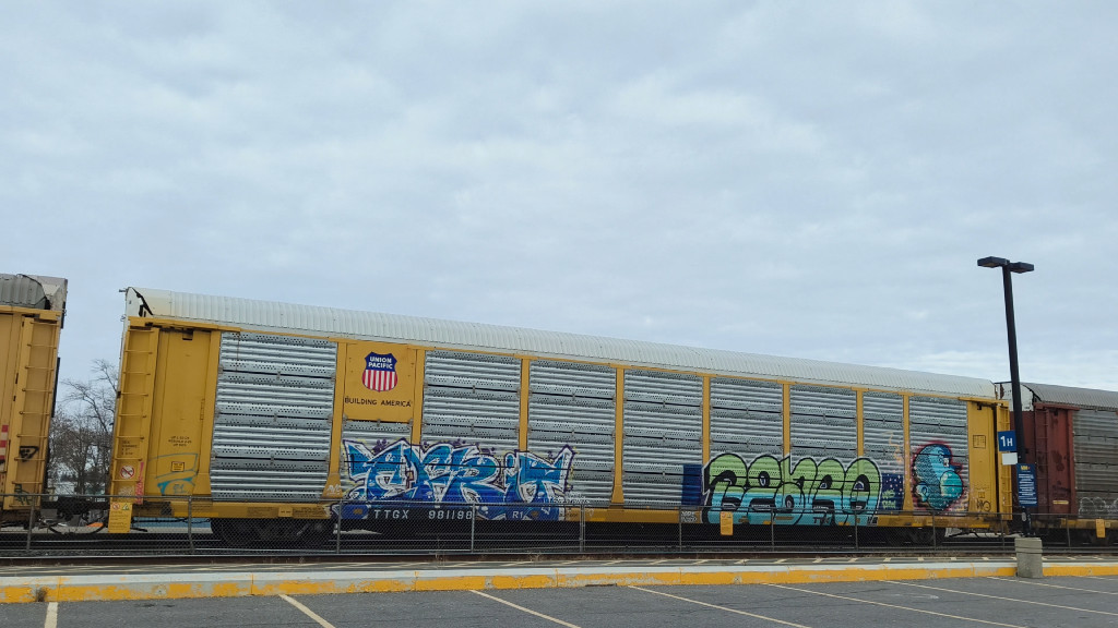 UP L93124 (Body) TTGX 981198 (Flat)