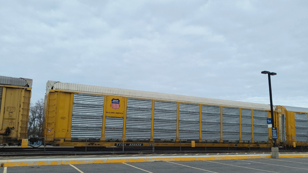 UP L94557 (Body) TTGX 850656 (Flat)