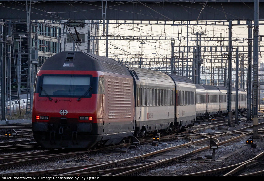 Threading its way out of Town