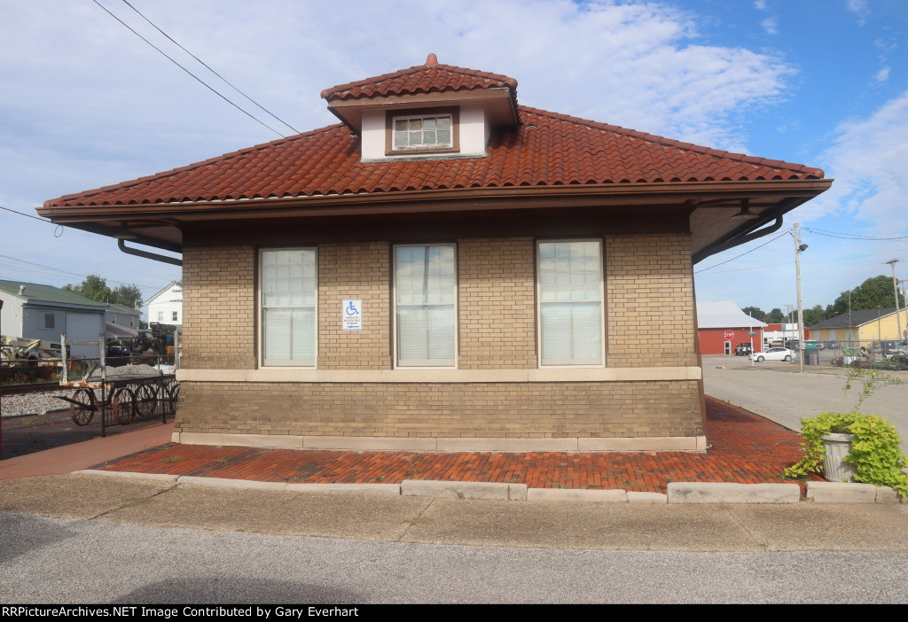Former B&O Southwestern Depot