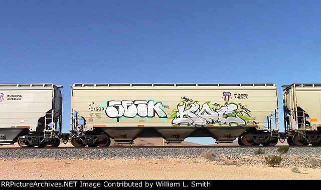 EB Unit Covered Hooper Frt at Erie NV -63