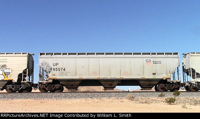 EB Unit Covered Hooper Frt at Erie NV -65