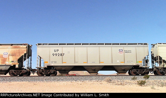 EB Unit Covered Hooper Frt at Erie NV -71