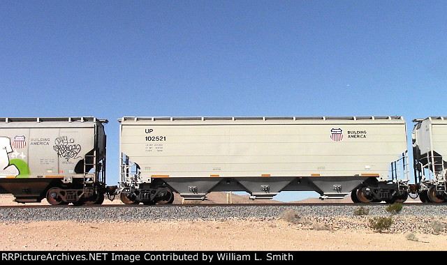 EB Unit Covered Hooper Frt at Erie NV -91