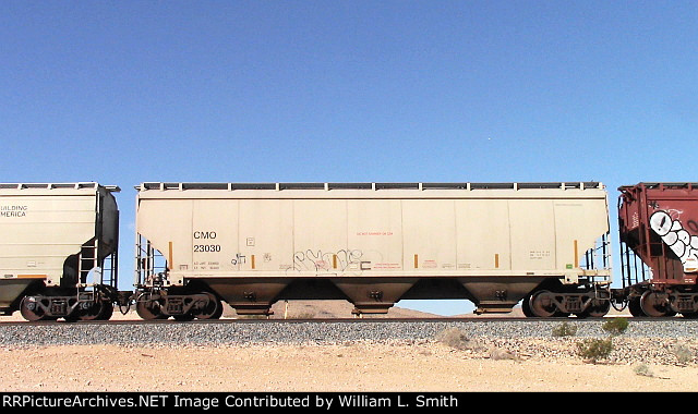 EB Unit Covered Hooper Frt at Erie NV -94