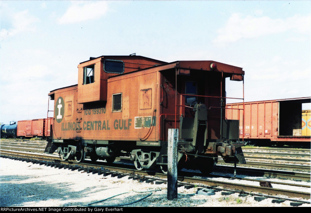 ICG Caboose #199310 - Illinois Central Gulf